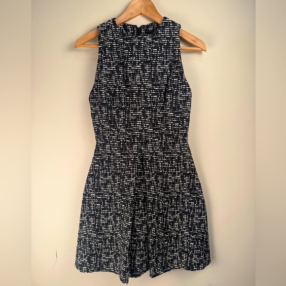 Alice and Olivia 'Employed' Sleeveless Sheath Mini Dress Tweed Size S  SEE NOTES - Picture 1 of 12